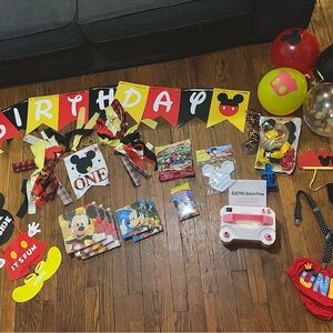 Mickey Mouse Birthday Party Supplies Set - Multicolor